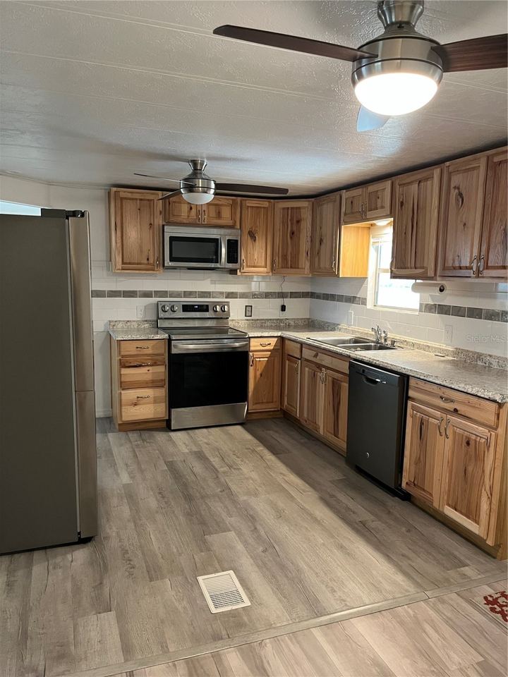 131 Pinewood Ter #8 photo 6