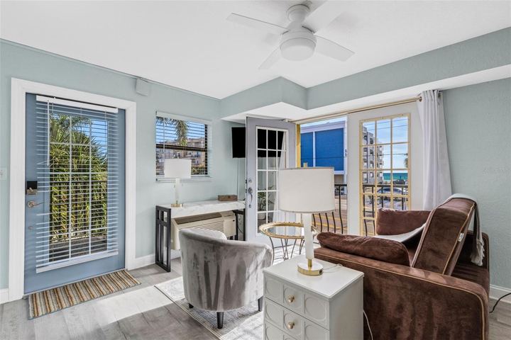 16333 Gulf Blvd #215 photo 9