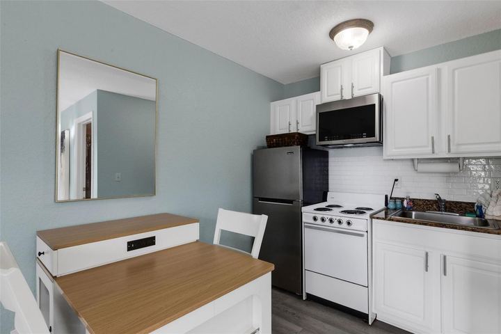 16333 Gulf Blvd #215 photo 15