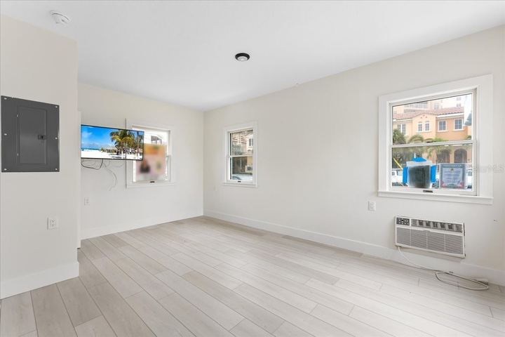 483 E Shore Dr #E2 photo 11