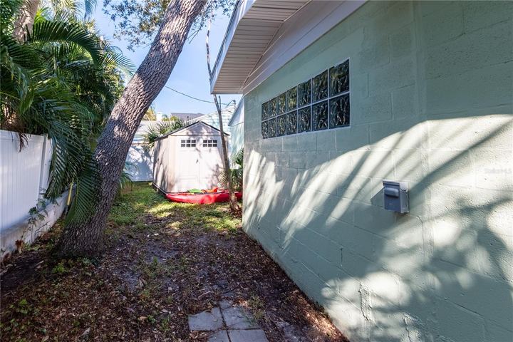 750 Bay Esplanade photo 4