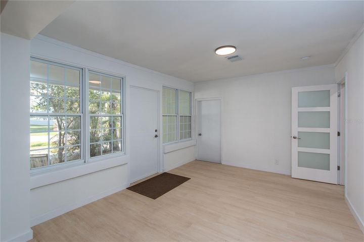 750 Bay Esplanade photo 17