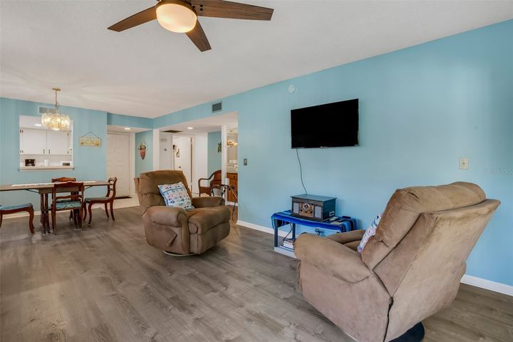 700 Starkey Rd #1122 photo 5