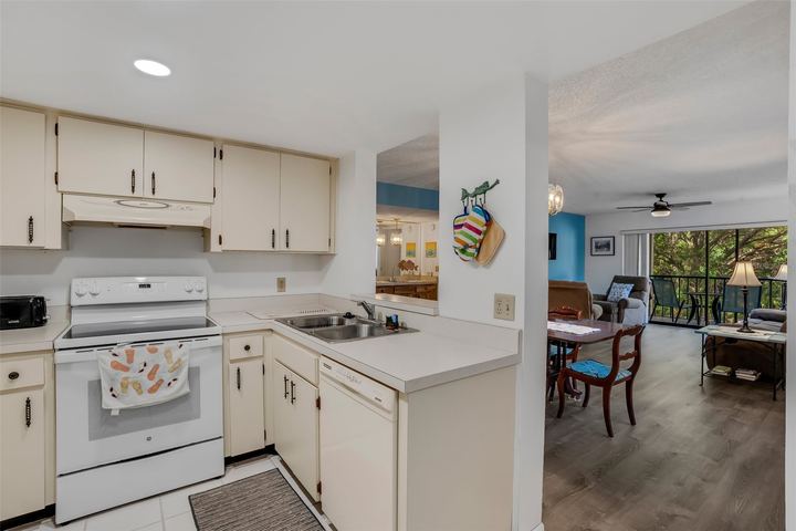 700 Starkey Rd #1122 photo 13